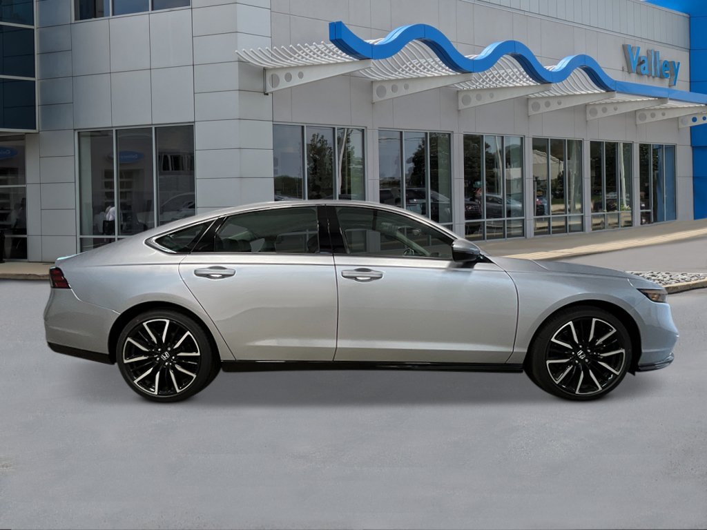 New 2026 Solar Silver Metallic Honda Touring image 6