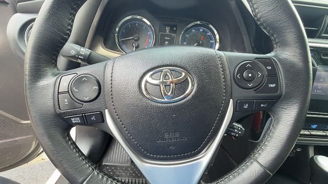 Used 2018 White Toyota SE image 21