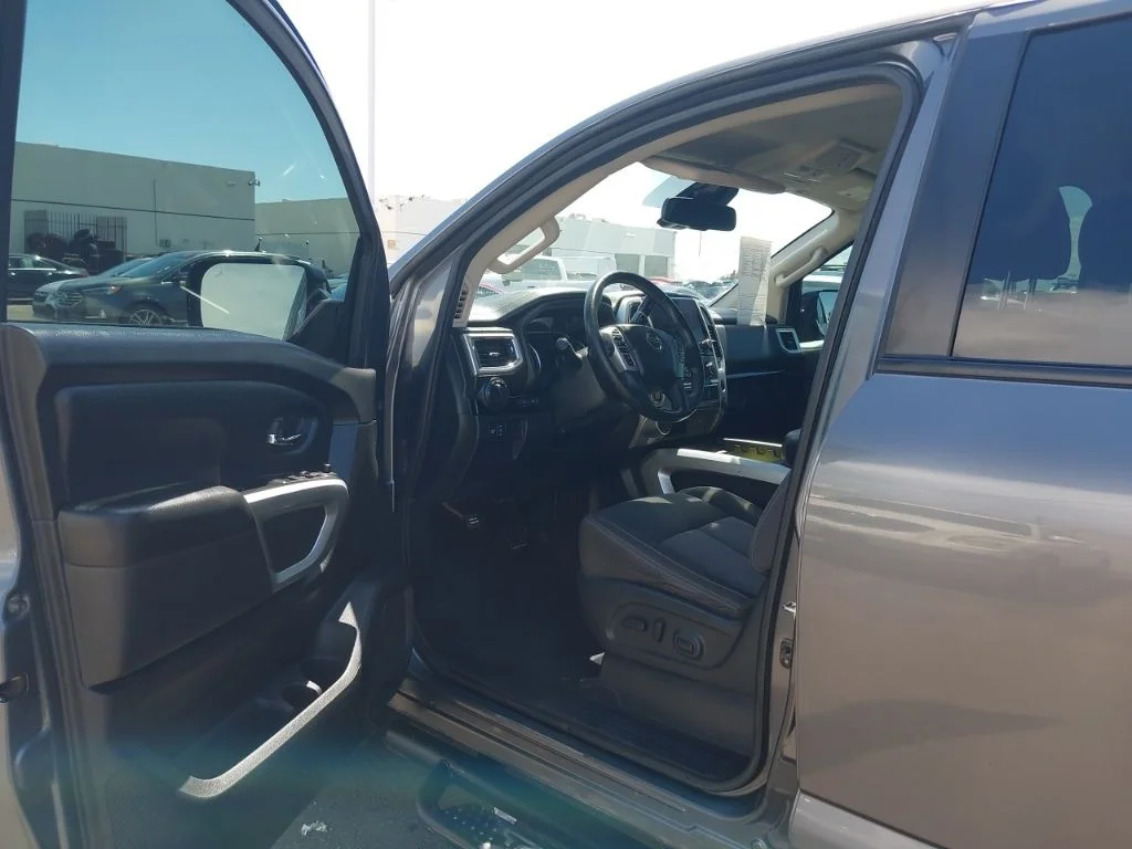 Used 2021 Gray Nissan SV image 5