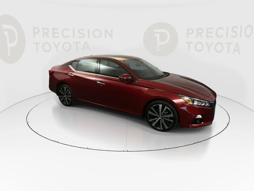 Used 2020 Scarlet Ember Tintcoat Nissan 2.5 Platinum image 2
