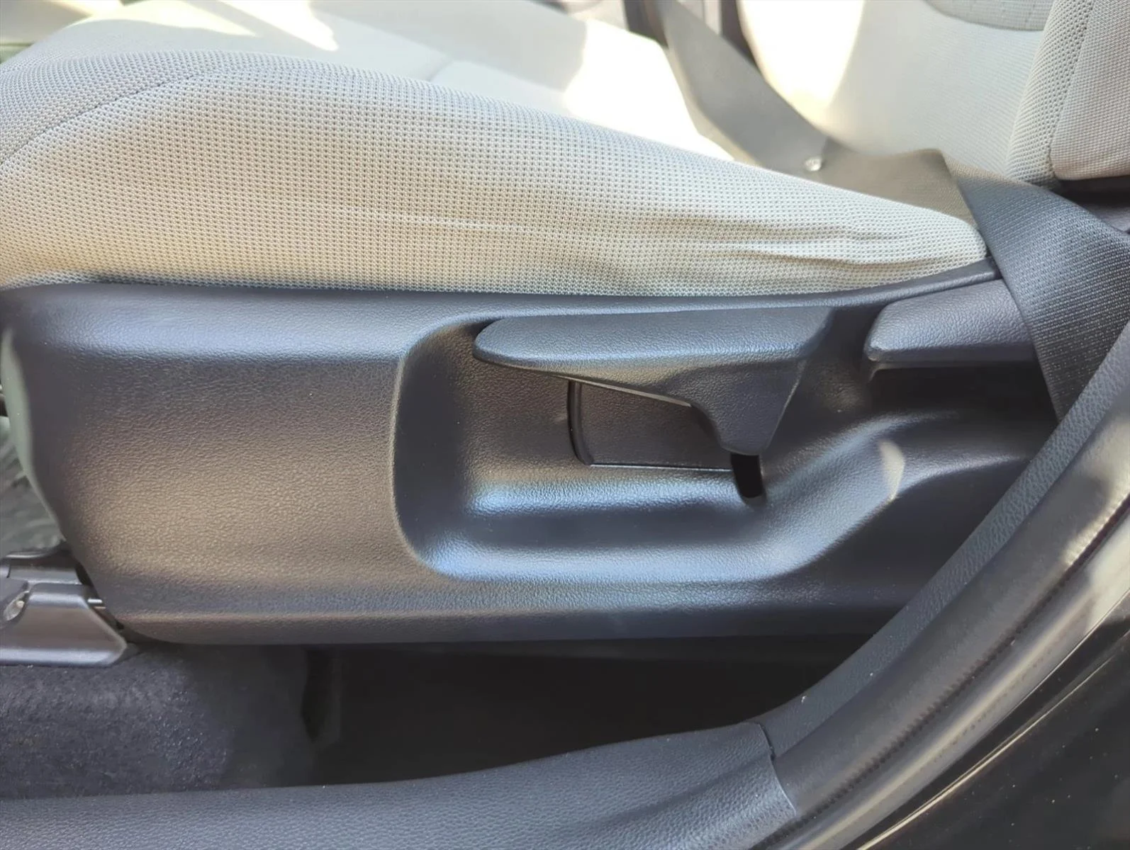 Used 2022 Jet Black Toyota L image 15