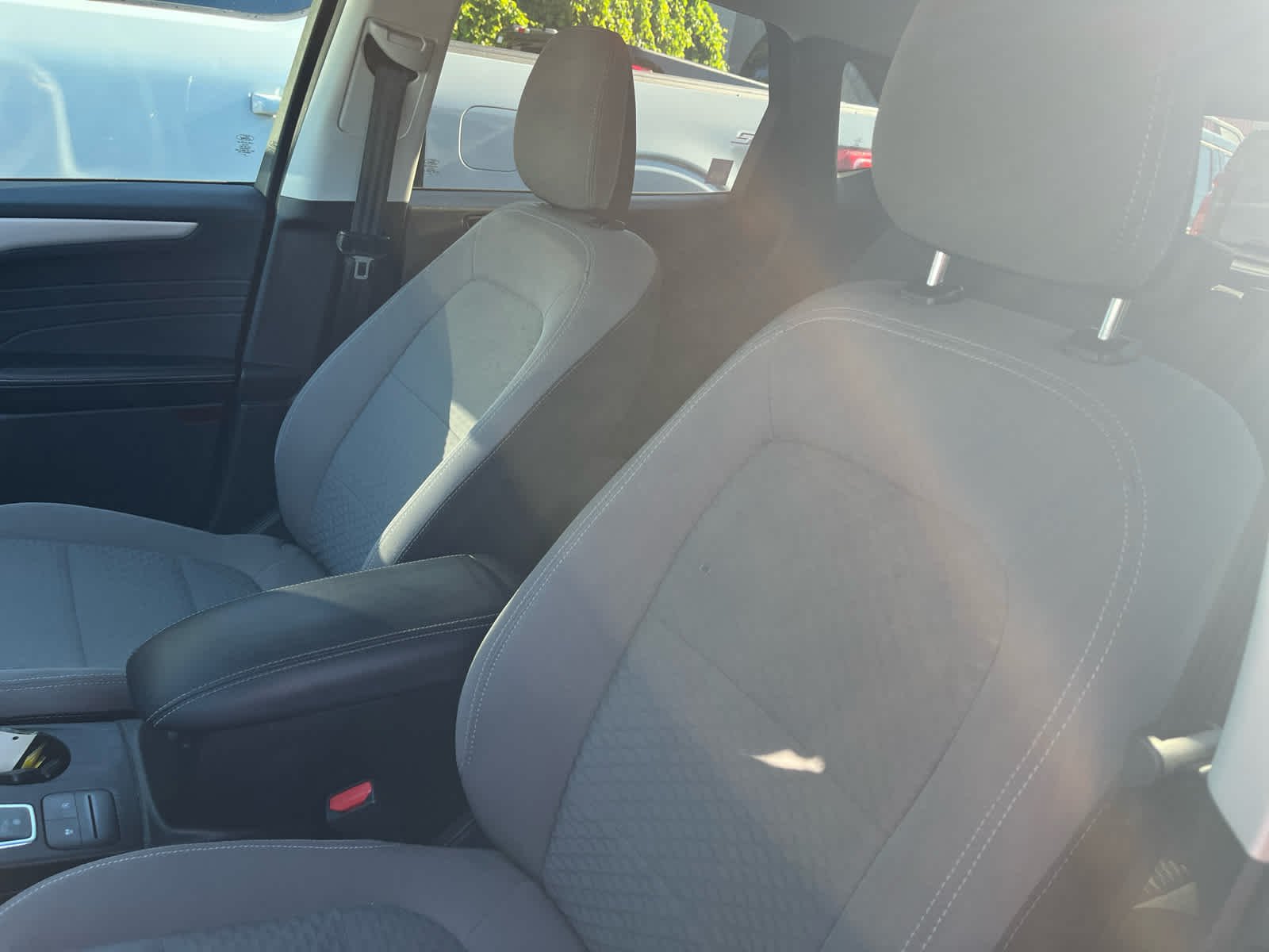 Used 2022 Stone Blue Metallic Ford SE image 3