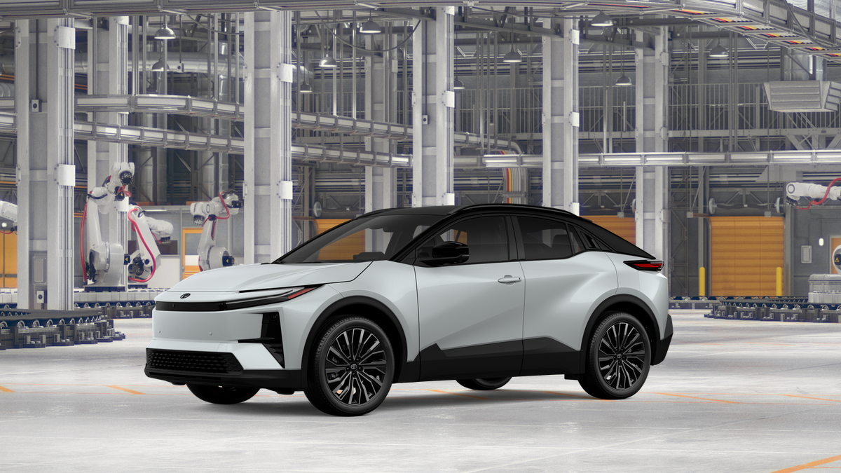 New 2026 Wind Chill Pearl with Midnight Black Metallic roof Toyota XSE image 2