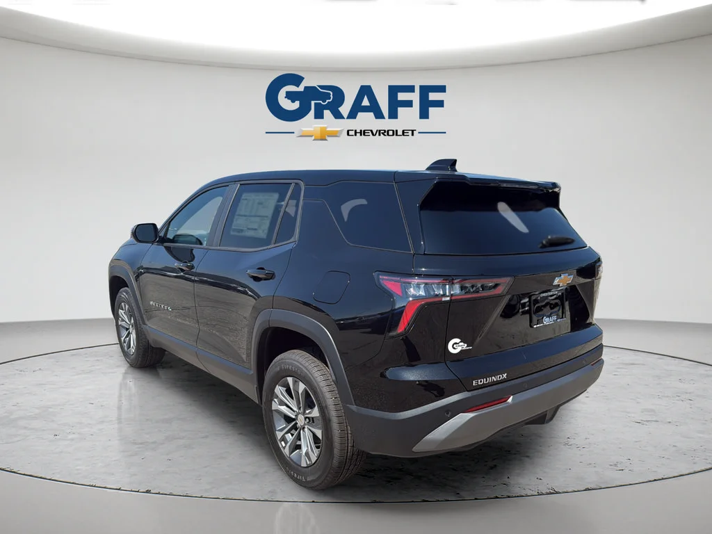New 2027 Mosaic Black Metallic Chevrolet FWD LT image 5