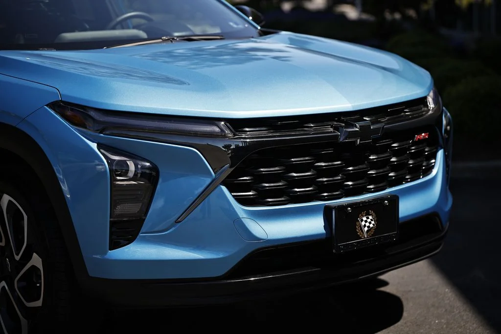 Used 2025 Marina Blue Metallic Chevrolet 2RS image 2