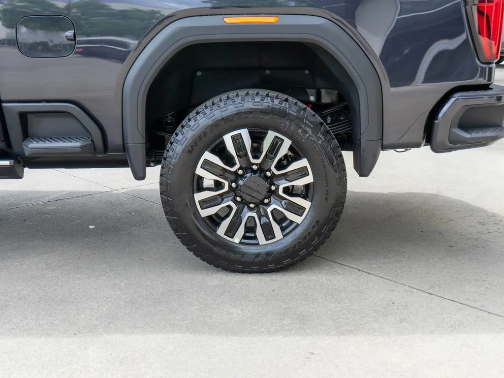New 2026 Titanium Rush Metallic GMC Denali Ultimate image 32