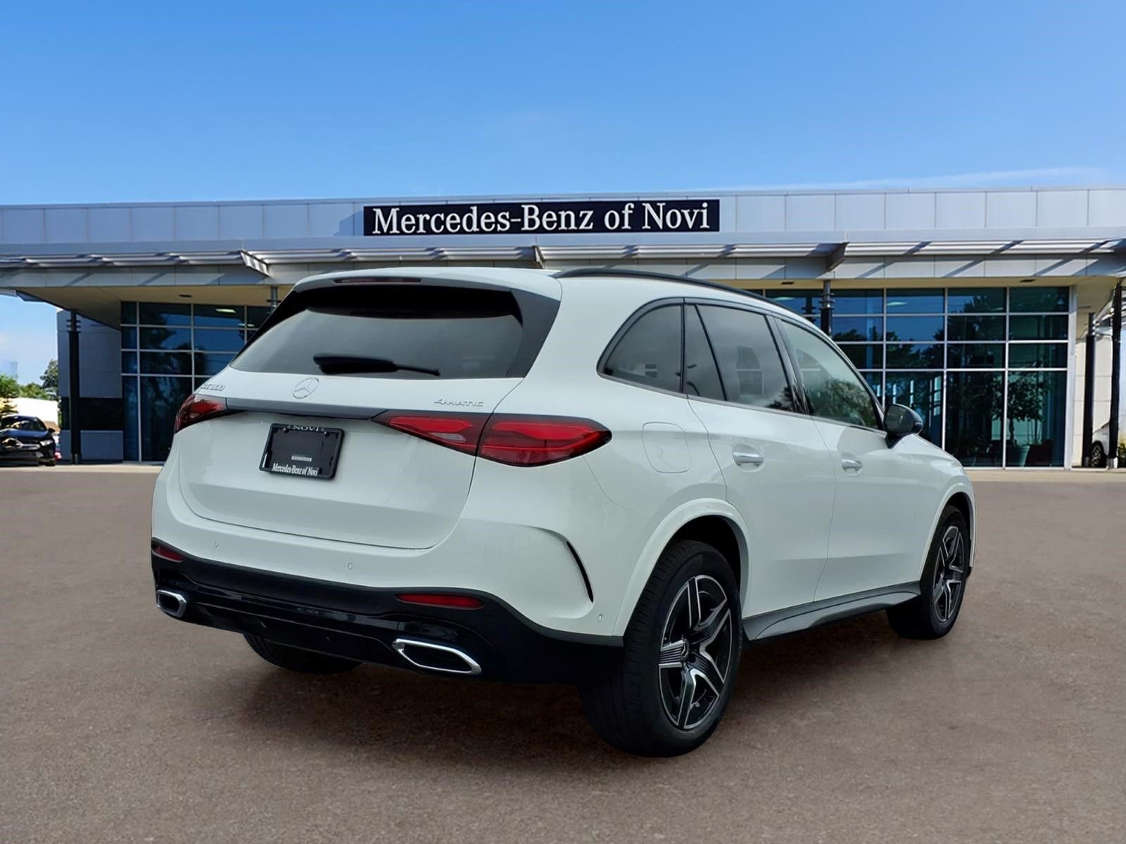 Used 2025 White Mercedes-Benz GLC 300 image 5