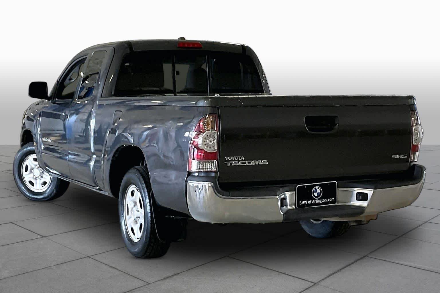Used 2010 Magnetic Gray Metallic Toyota  image 11