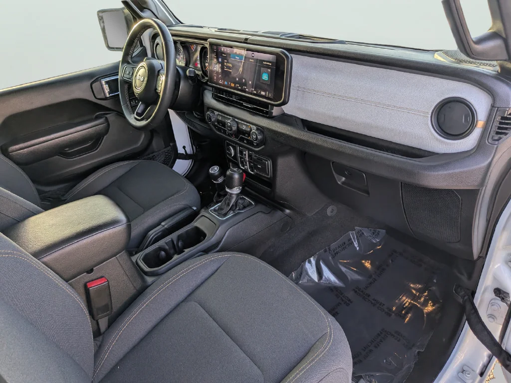 Used 2025 White Jeep Sport S image 9