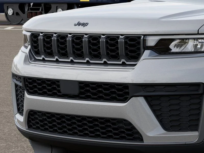 New 2026 Silver Zynith Exterior Paint Jeep Laredo image 11