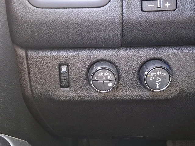 Used 2019 Red Chevrolet ZR2 image 23