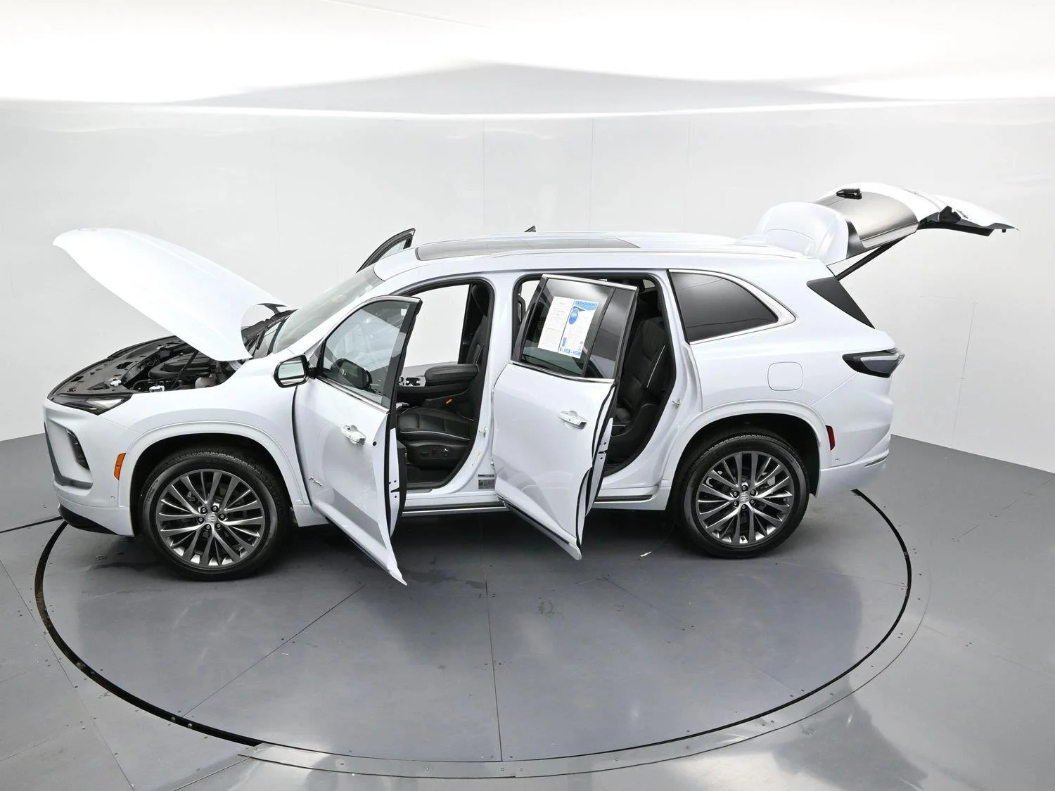 Used 2026 Iridescent White Tricoat Buick Avenir image 47
