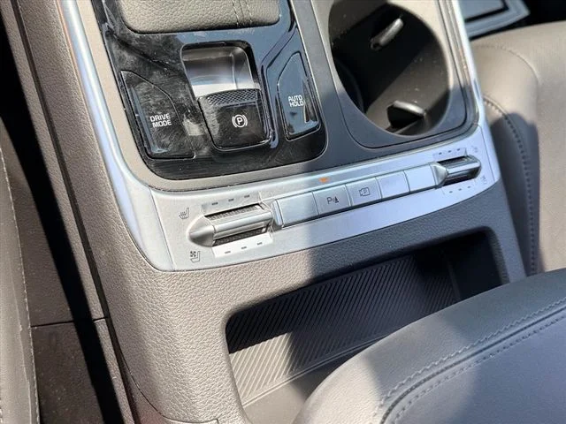 Used 2025 White Kia SX image 29
