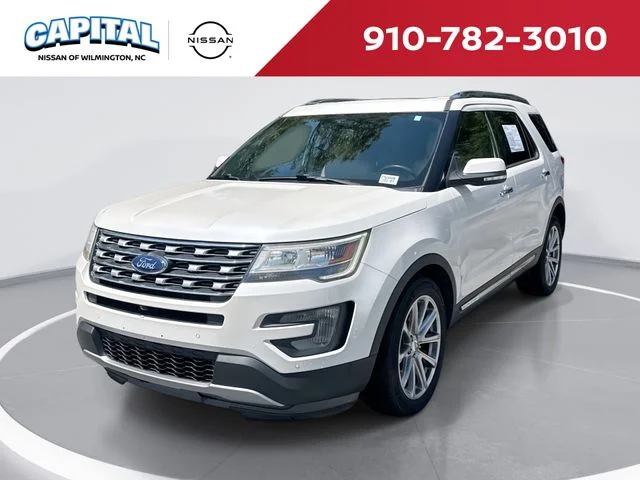 Used 2017 White Ford Limited image 1
