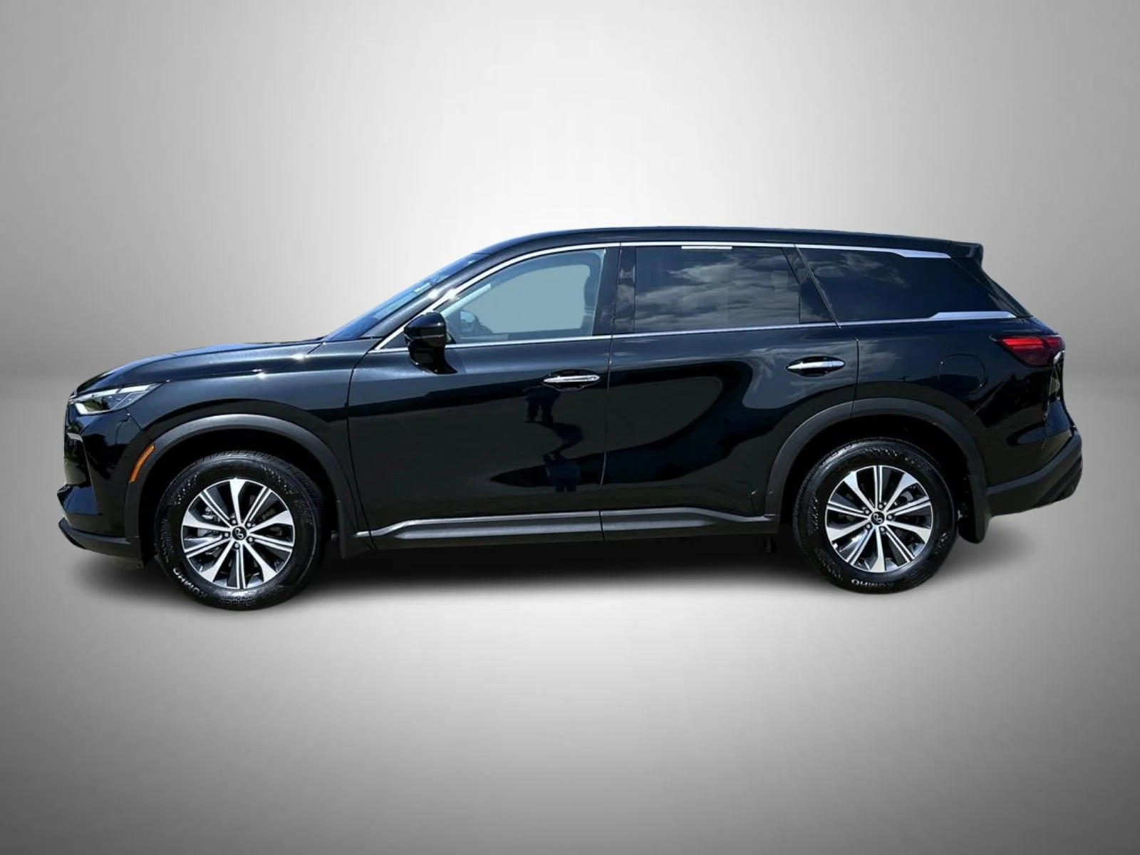 Used 2025 Black INFINITI PURE image 8