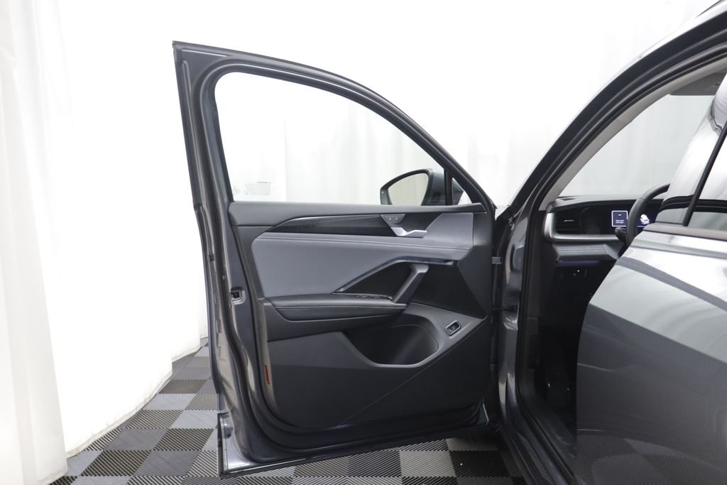 Used 2026 Gray Volkswagen 2.0T SE image 4