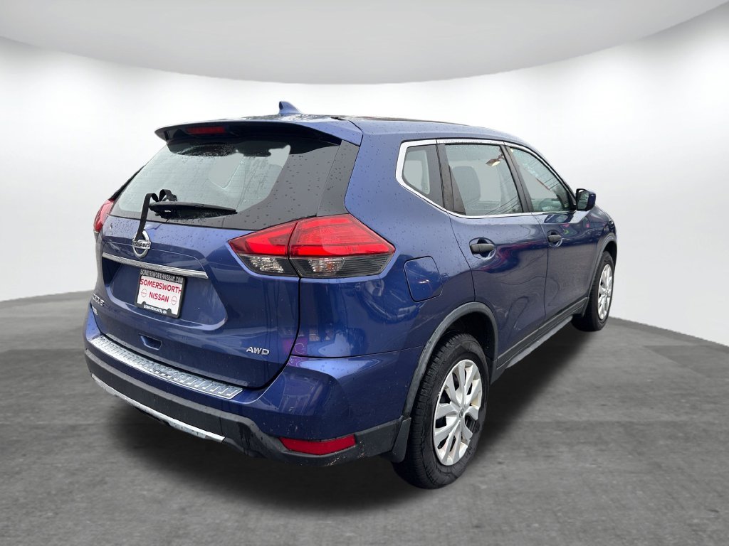 Used 2017 Blue Nissan S image 6