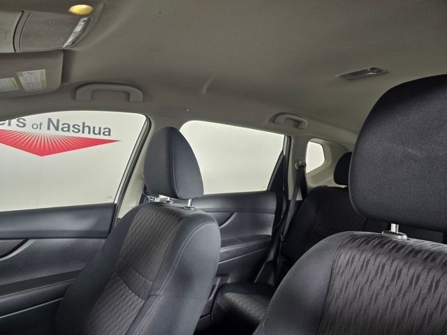 Used 2018 Glacier White Nissan S image 6