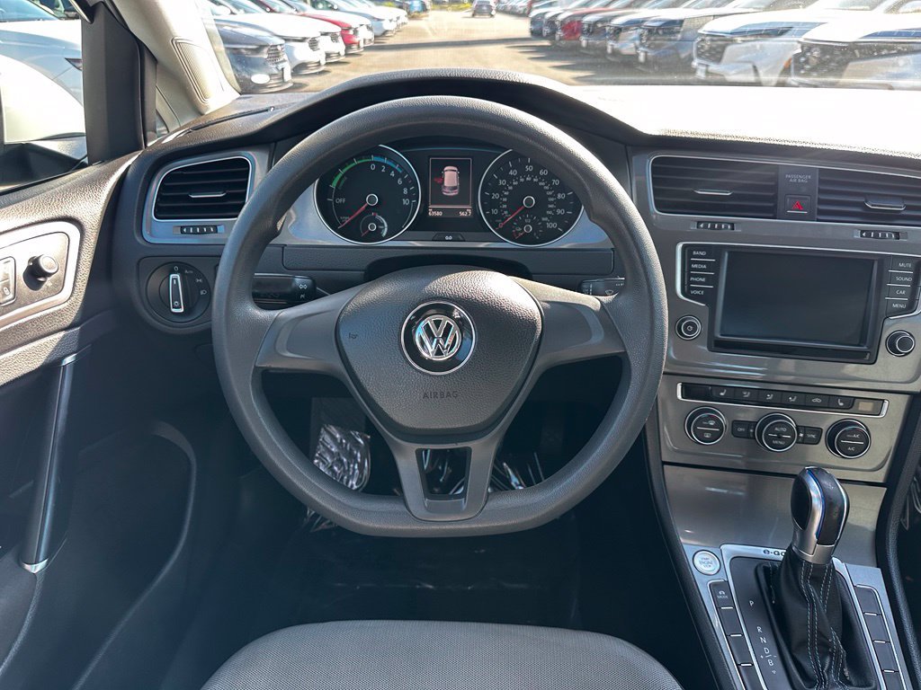 Used 2016 White Volkswagen SE image 19