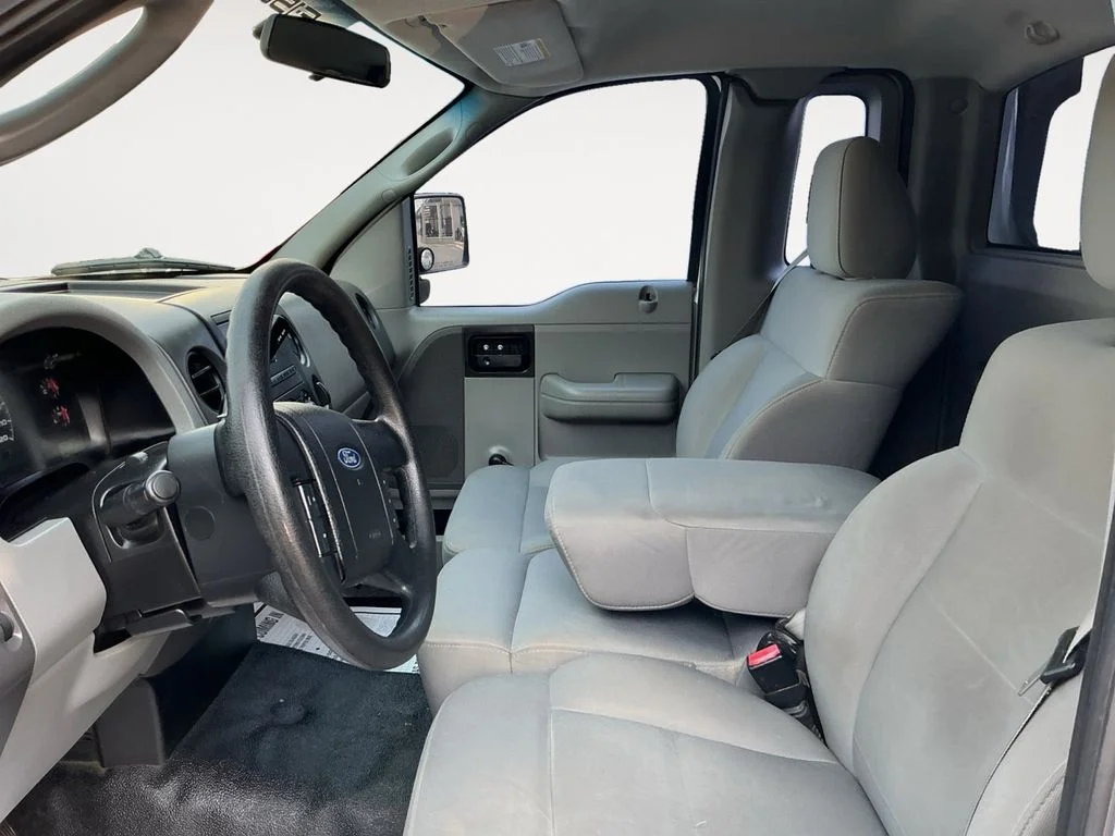 Used 2007 White Ford XL image 11