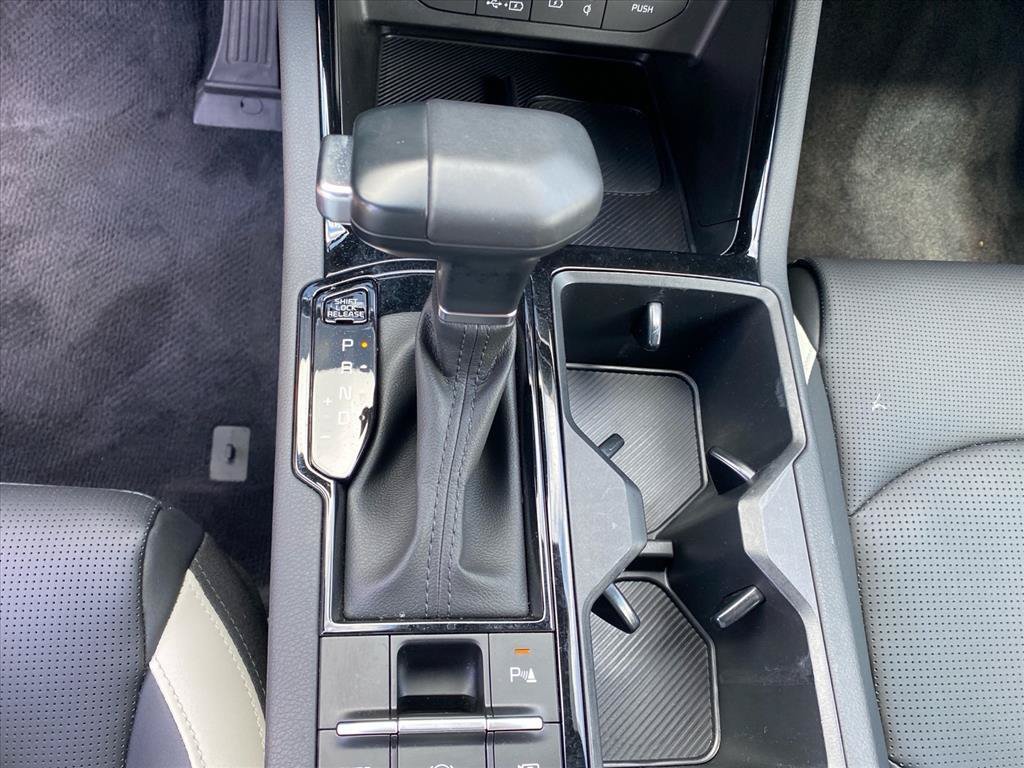 2025 Kia K5 GT-Line - Photo 13