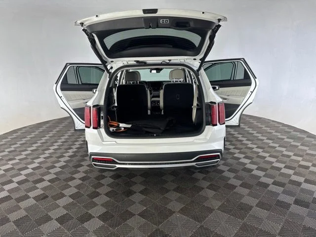 Used 2023 White Kia SX Prestige image 17