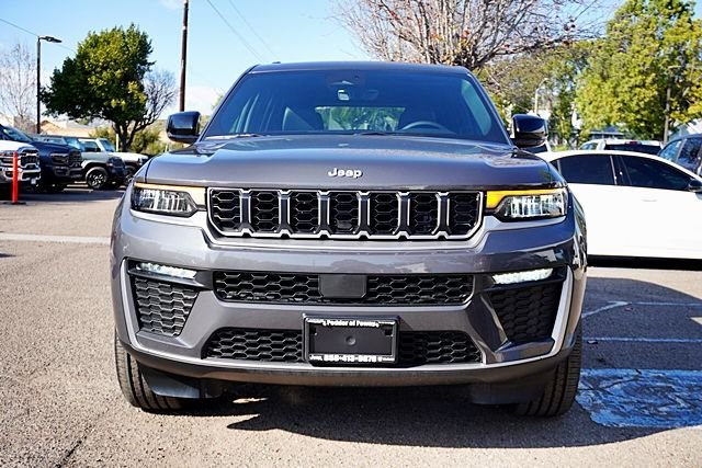 New 2026 Baltic Gray Metallic Clear-Coat Exterior Paint Jeep Limited image 5