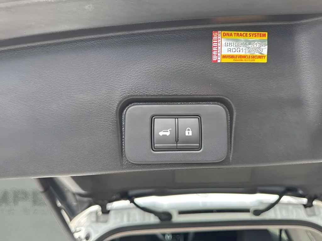 Used 2024 White Nissan SL image 29