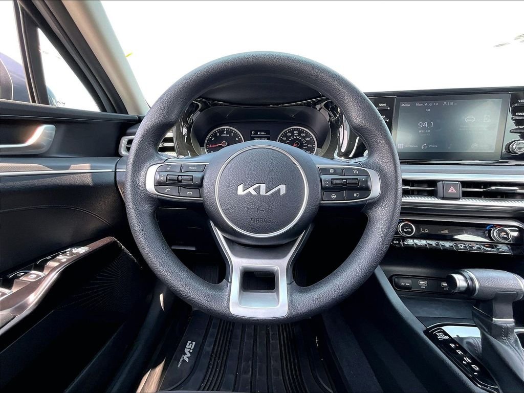 Used 2024 Silver Kia LXS image 17