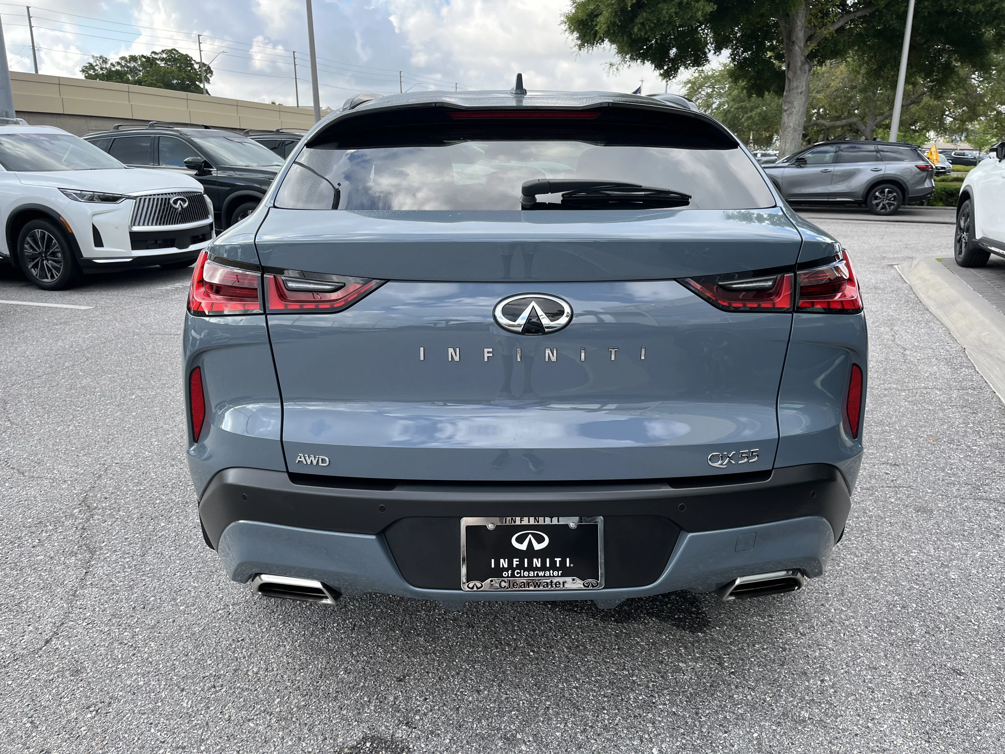 Certified Used 2023 Slate Gray INFINITI LUXE image 8