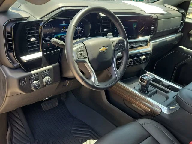 2022 Chevrolet Silverado 1500 LT - Photo 18