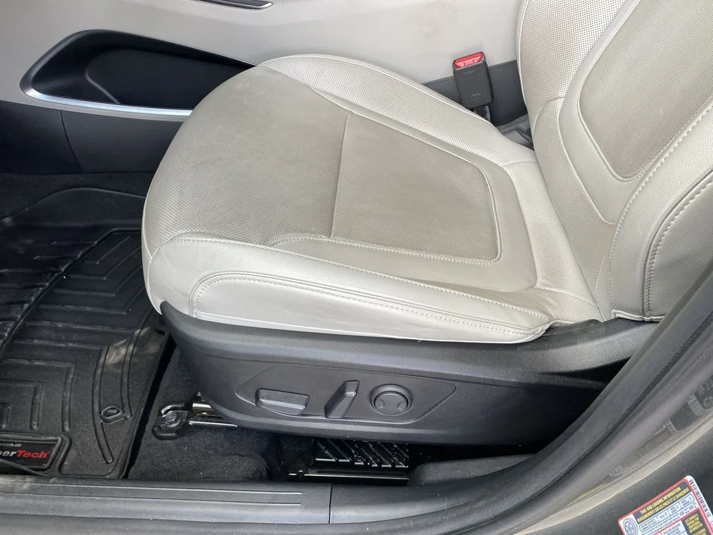 Used 2022 Amazon Gray Hyundai Limited image 12