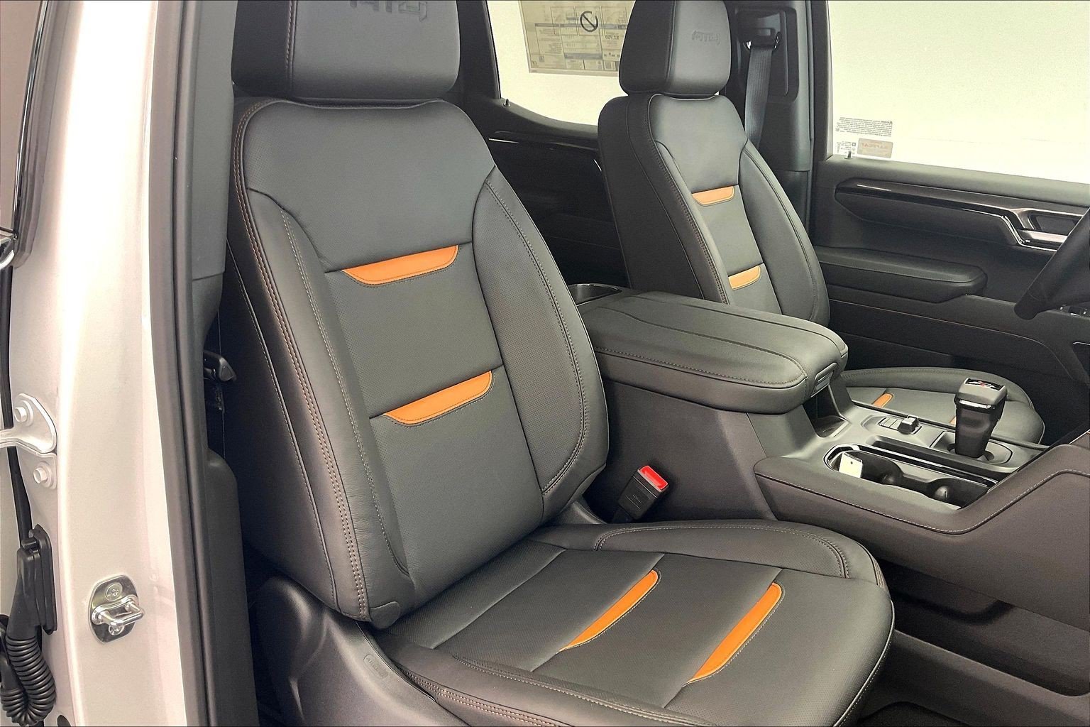 2026 GMC Sierra 1500 AT4 - Photo 9