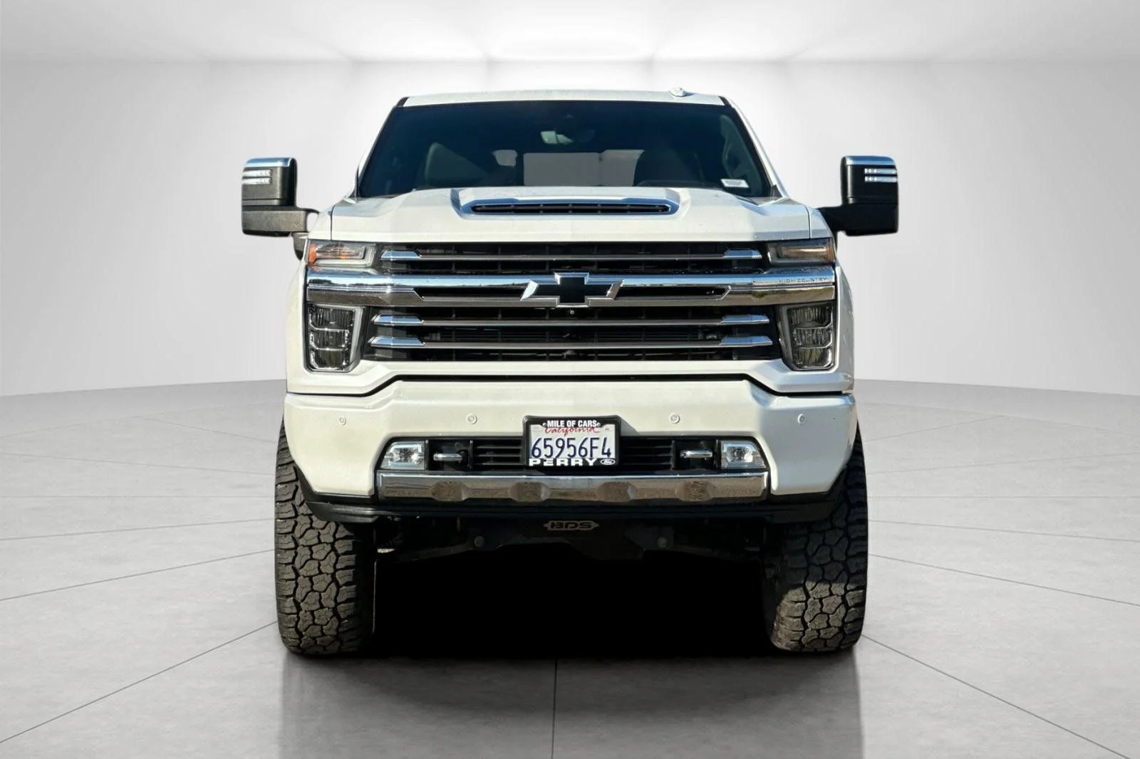 Used 2020 Iridescent Pearl Tricoat Chevrolet High Country image 8