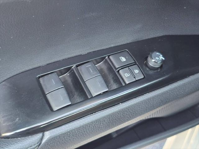 Certified Used 2025 WIND CHILL PEARL Toyota  image 27