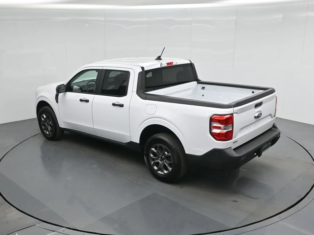 Certified Used 2023 White Ford XLT image 38
