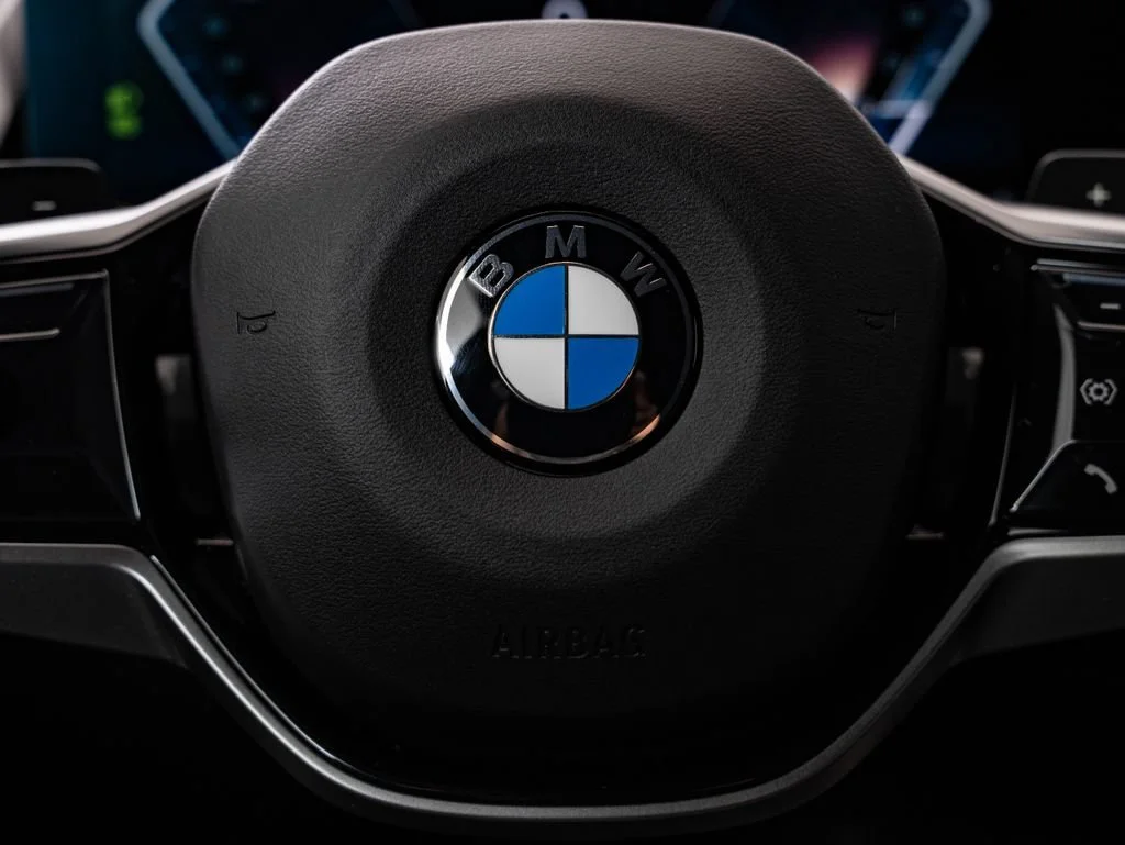 New 2026 Alpine White BMW 30 xDrive image 30