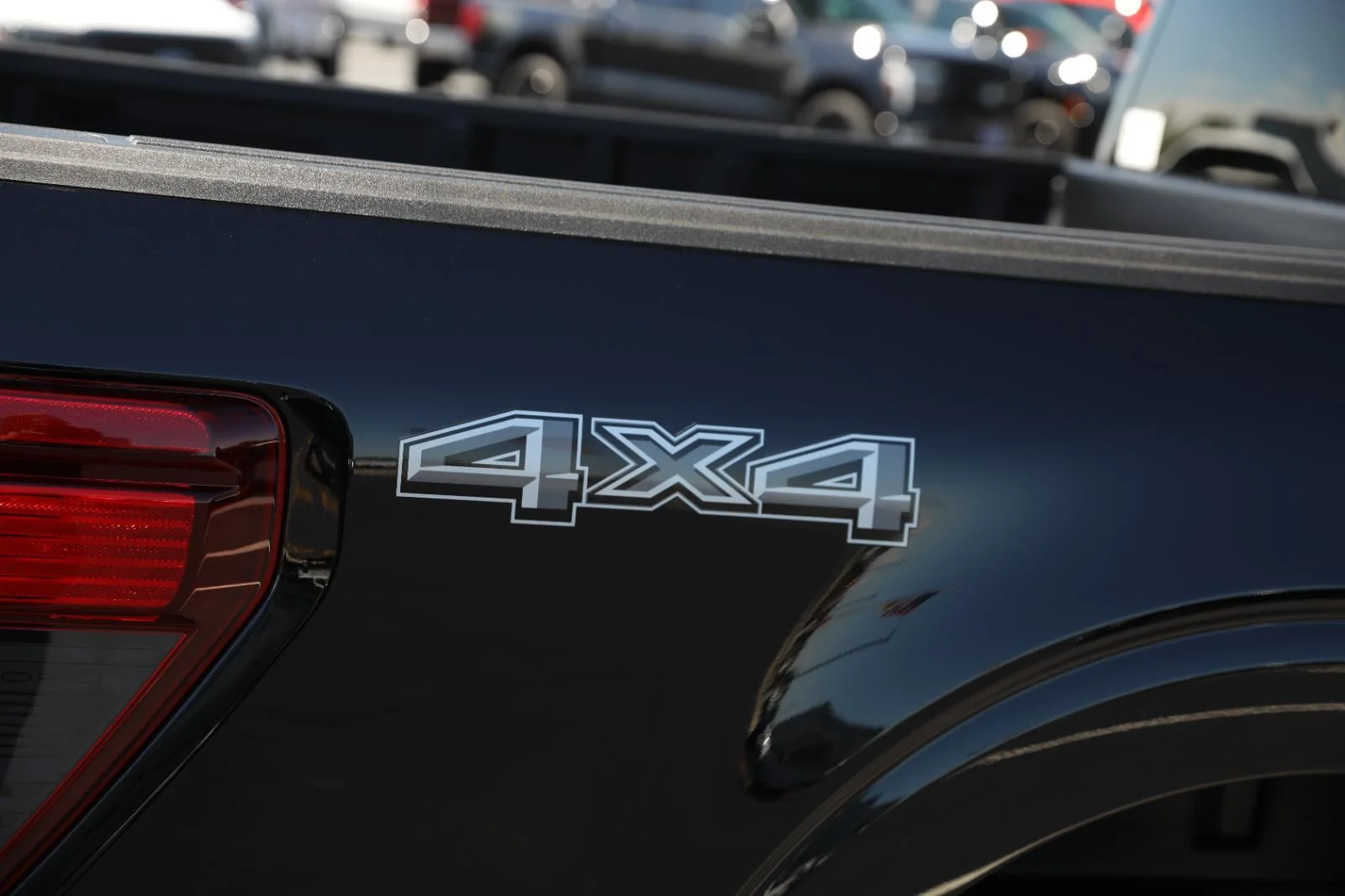 New 2026 Agate Black Metallic Ford XLT image 7