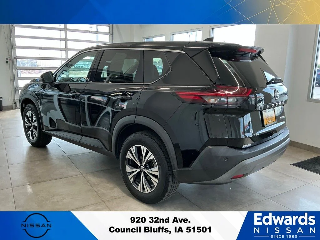Used 2021 Black Nissan SV image 5