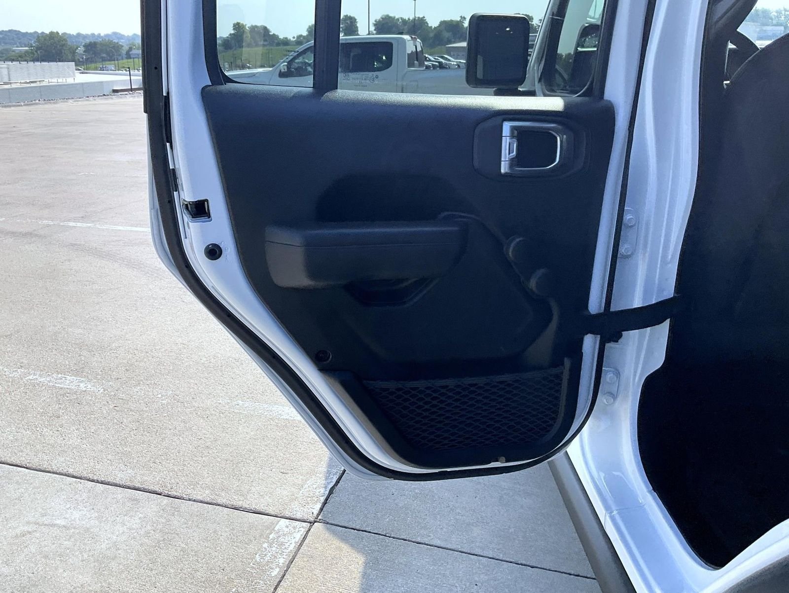 Used 2022 White Jeep Unlimited Willys image 18