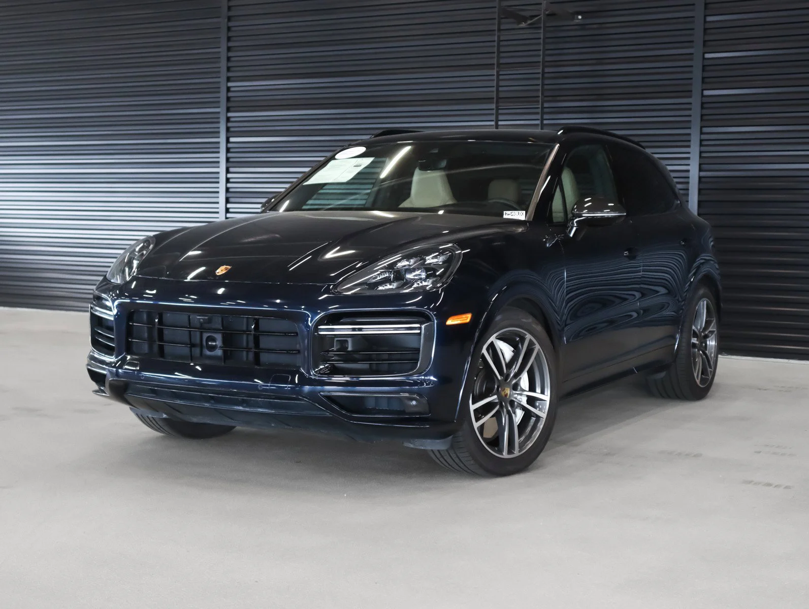 2022 Porsche Cayenne Turbo's photo