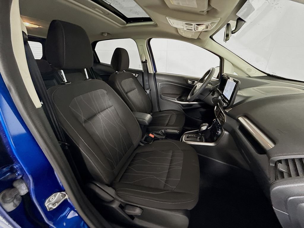 Used 2022 Lightning Blue Metallic Ford SE image 29