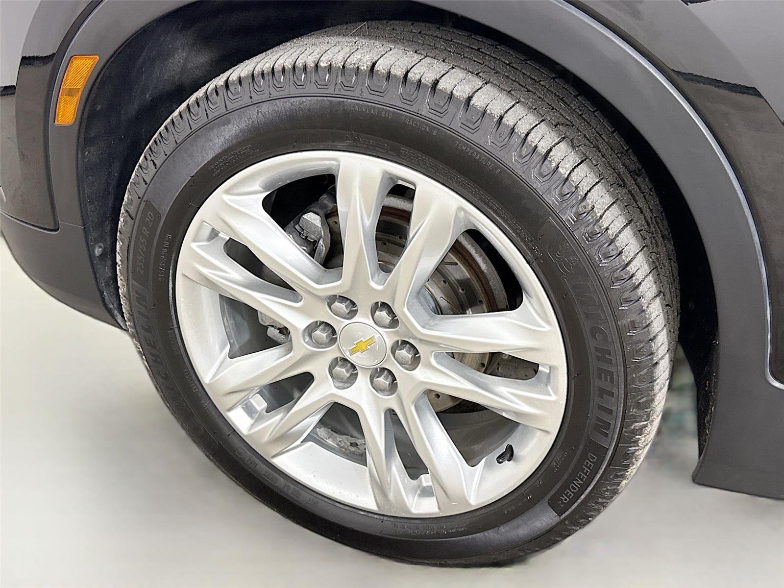 Used 2019 BLACK Chevrolet 4DR AWD LT image 34
