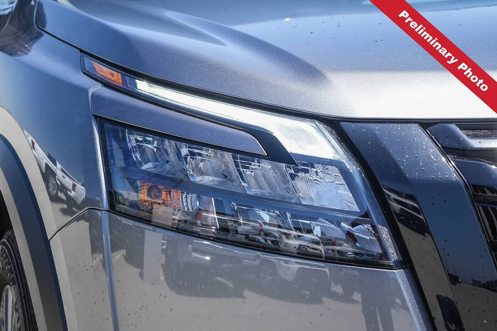 Certified Used 2025 Gun Metallic Nissan SL image 4