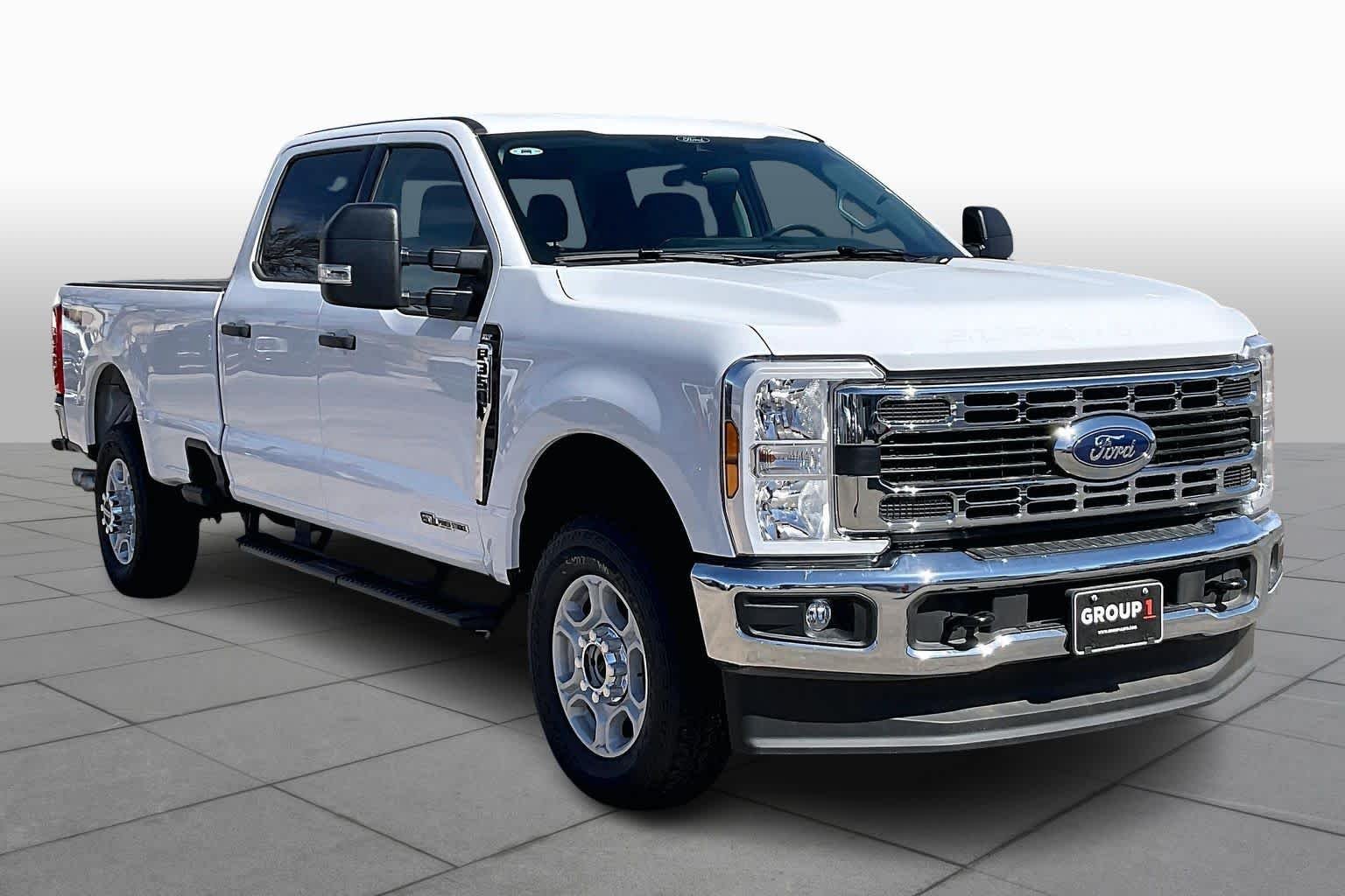 New 2026 Oxford White Ford F-350® XLT image 2
