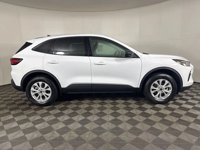 New 2026 Oxford White Ford Active image 2