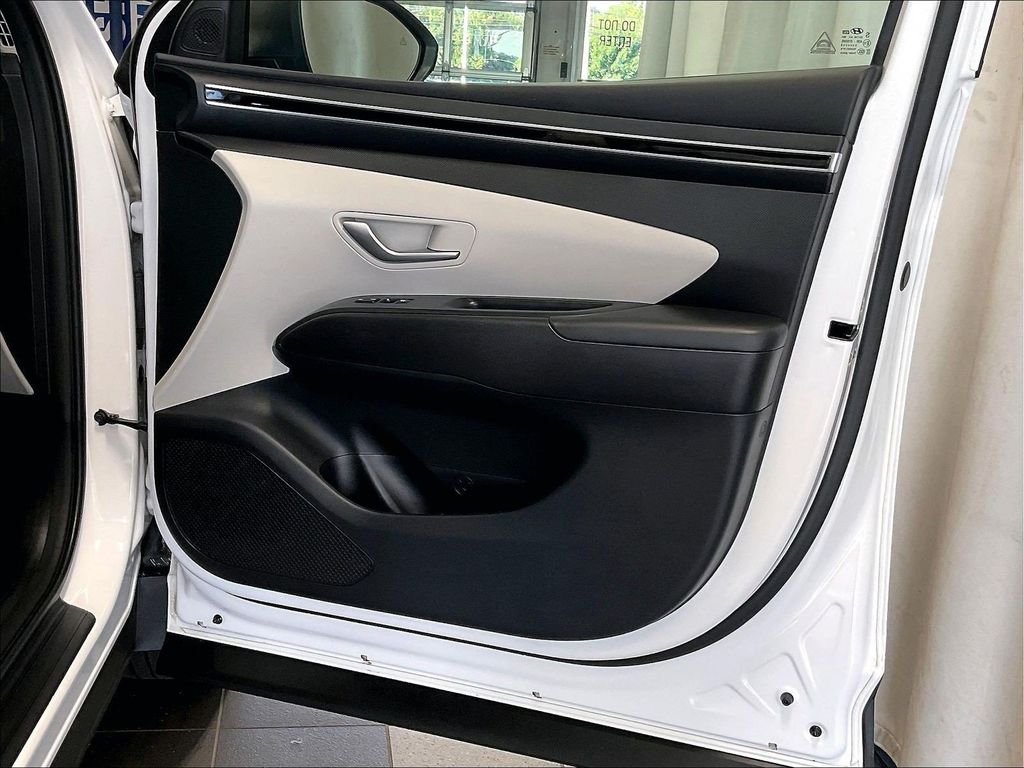 Used 2024 White Hyundai SEL image 12