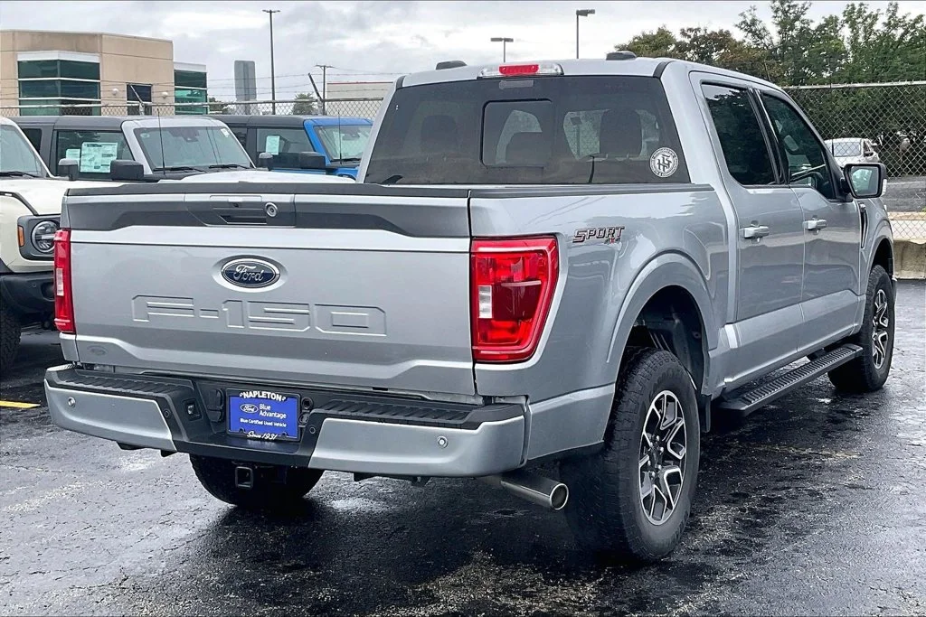 Used 2023 Silver Ford XLT image 12