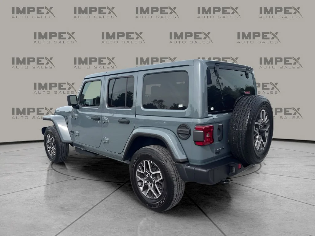 Used 2026 Gray Jeep Sahara image 3