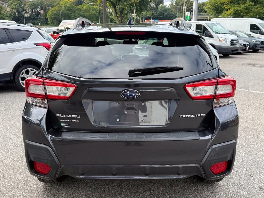 Used 2019 Dark Gray Metallic Subaru 2.0i Premium image 9